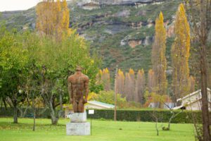 Colossal Youth modern sculpture art