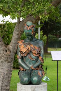 In Moment V Leaf modern sculpture art