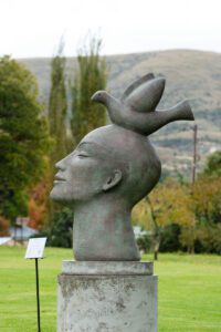 Voelvry modern sculpture art