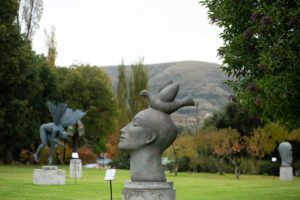 Voelvry modern sculpture art